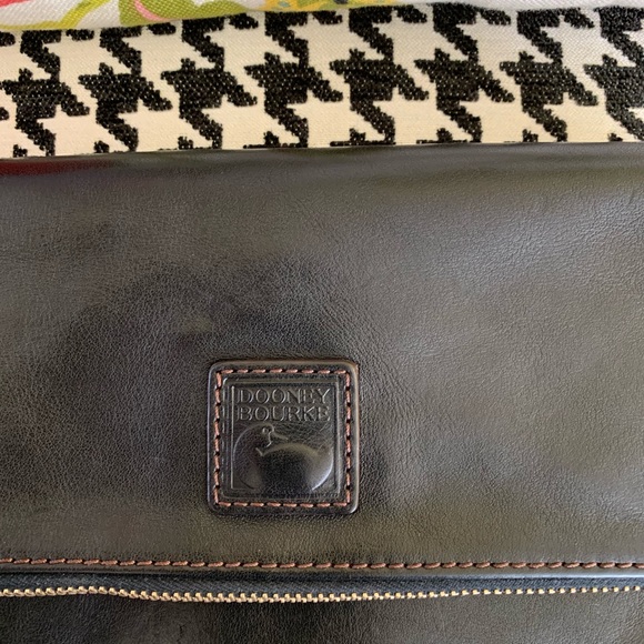 SOLD 💔 W/L 🌞 DB Florentine Fold-over Zip - Picture 2 of 8